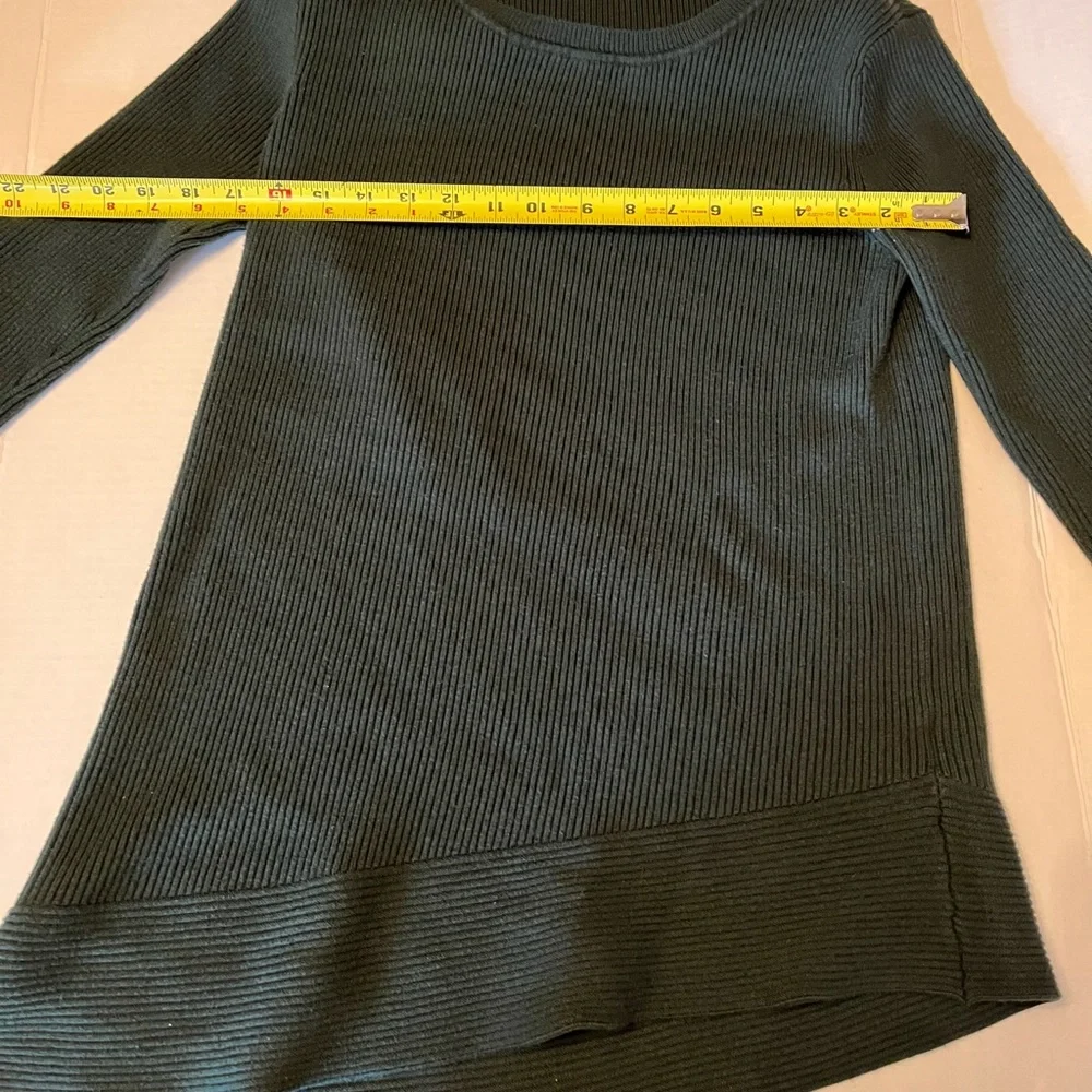 Harper Lane Green long sleeve Sweater